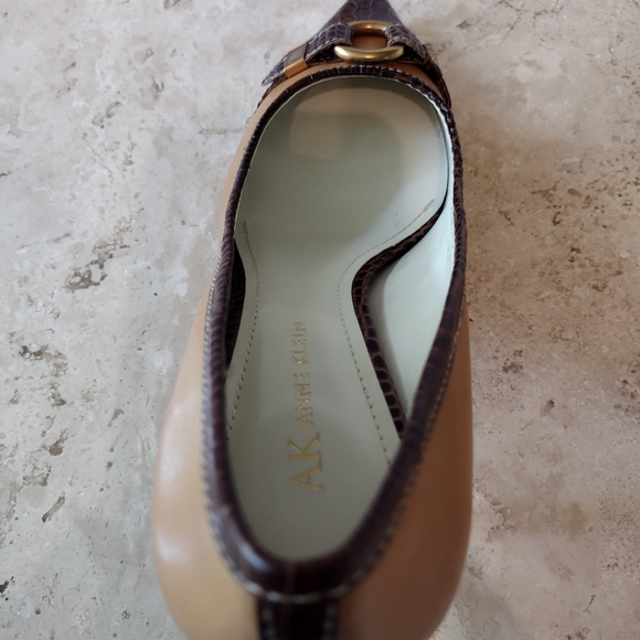 SOLD🌹Beautiful Anne Klein DEGGAS Women's Kitten Heel Brn Leather Pumps Sz 8 M - Picture 6 of 9